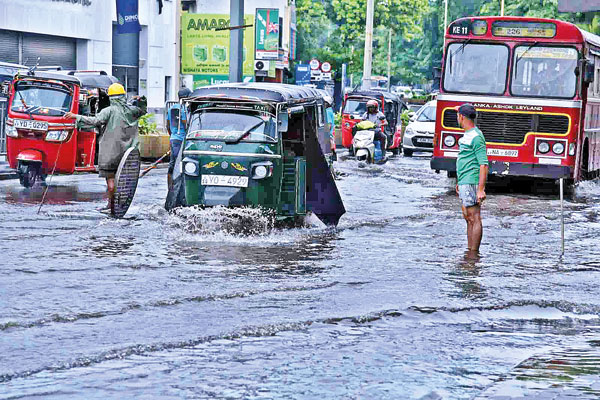 கொழும்பு நகர் வெள்ளத்திற்கு அரசியல்வாதிகளே காரணம் | Politicians Are To Blame For The Colombo Floods கொழும்பு நகர் வெள்ளத்திற்கு அரசியல்வாதிகளே காரணம் | Politicians Are To Blame For The Colombo Floods