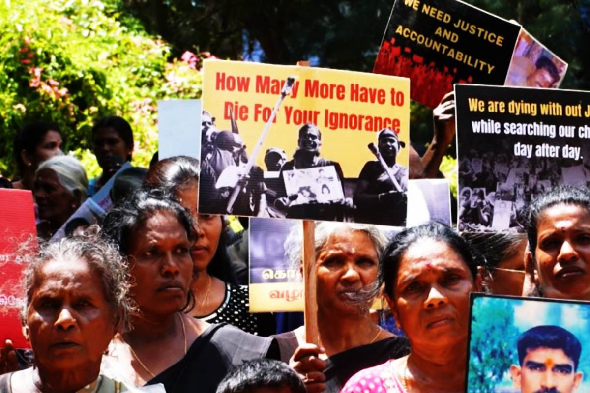 செம்மணியில் மீண்டும் ஒலித்த நீதிக்கான குரல்! ஐ.நாவிடம் அவசரக் கோரிக்கை. | Protest In Jaffna Demanding Chemmani Justice செம்மணியில் மீண்டும் ஒலித்த நீதிக்கான குரல்! ஐ.நாவிடம் அவசரக் கோரிக்கை. | Protest In Jaffna Demanding Chemmani Justice
