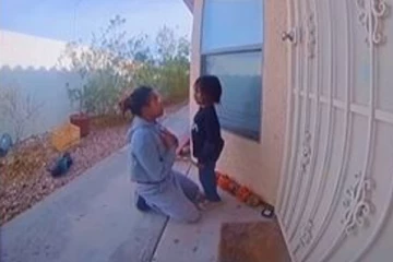 கோபமடைந்த குழந்தைக்கு பாசத்தோடு சரியான பாடம் புகட்டிய அம்மா.... இறுதியில் என்ன நடந்தது தெரியுமா?