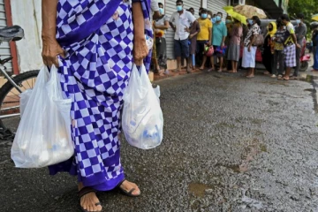 தமிழக நிவாரணப் பொருட்களுக்கு மக்களிடம் பணம் கோரப்படுகிறதா!