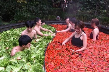 சீனாவில் ஹொட்பாட் குளியல் முறை ; சுற்றுலா துறையில் புதிய முயற்சி