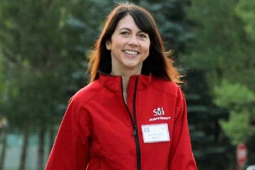 மொத்தம் ரூ 119,522 கோடியை நன்கொடையாக அள்ளிக்கொடுத்த பெண்மணி... அவரது சொத்து மதிப்பு