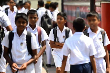 பாடசாலை காலை கூட்டங்களில் நாளாந்தம் மயங்கிச் சரியும் மாணவர்கள்: மோகன் வீரசிங்க - செய்திகளின் தொகுப்பு