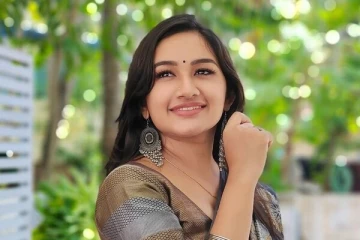 ஜொலிக்கும் உடையில் நடனமாடிய நடிகை ரவீனா.. ரசிகர்களை கவர்ந்த வீடியோ