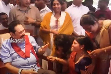 பரிதாபகரமான நிலையில் மகிந்த ; காலை பிடித்து கதறி அழுத பெண்கள்