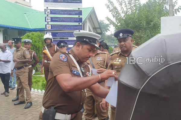 யாழ். பருத்தித்துறையில் முன்னெடுக்கப்பட்ட போதை ஒழிப்பு நடவடிக்கை | Drug Eradication Operation Carried Out In Jaffna யாழ். பருத்தித்துறையில் முன்னெடுக்கப்பட்ட போதை ஒழிப்பு நடவடிக்கை | Drug Eradication Operation Carried Out In Jaffna