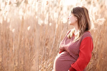 கர்ப்பம் தரிக்க தயாராக இருக்கும் பெண்களுக்கு...இந்த உணவுகளை நிச்சயம் தவிர்க்க வேண்டும்.