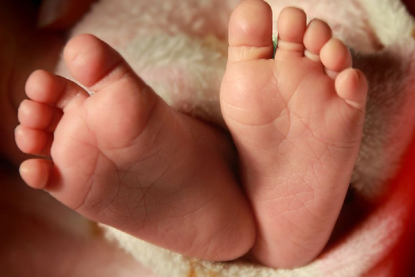 ஒன்லைன் ஊடாக விளம்பரம்; டுபாயில் இலங்கைபெண் அதிரடியாக கைது! | Sri Lankan Woman Arrested In Dubai
