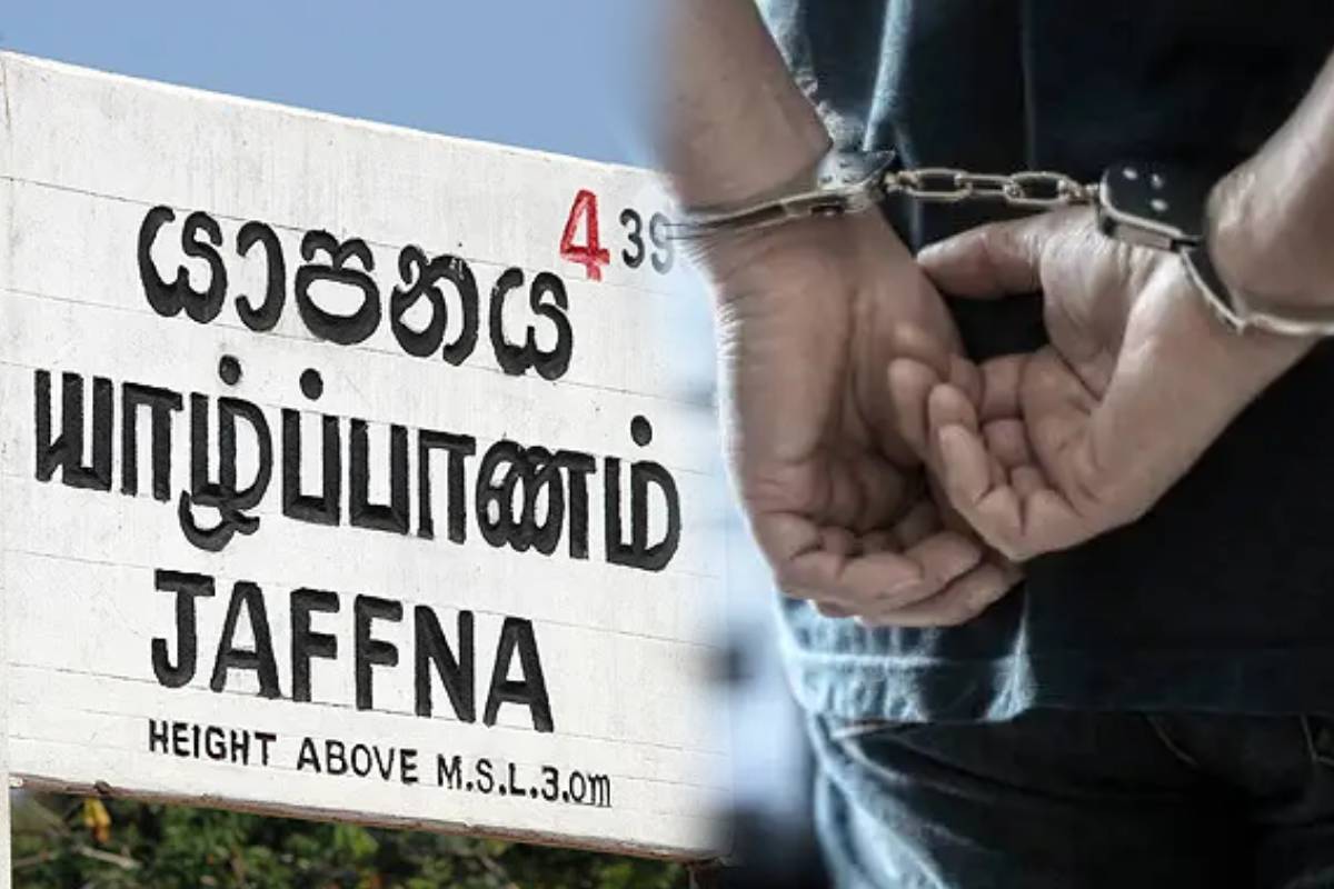 யாழில் வீடொன்றில் புகுந்து 28 பவுன் தங்க நகைகள் திருட்டு! | 28 Gold Jewelry Stolen In Urumpirai Jaffna