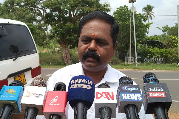 ஜனநாயகத்தை நிலை நிறுத்த ரணில் தரப்பு விரும்பவில்லை : சிறீதரன் குற்றச்சாட்டு | Ranils Side Does Not Want Stop Democracy Sridharan