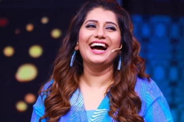 சூப்பர் சிங்கர் நிகழ்ச்சிக்கு அதிரடி என்ட்ரி கொடுத்த பிரியங்கா...யாருடன் தெரியுமா? காட்டுத் தீயாய் பரவும் புகைப்படம்