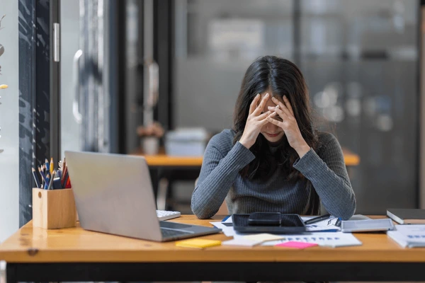 AI தொழில்நுட்பத்தால் பெண்கள் வேலையிழக்கும் அபாயம்! | Un Report Ai Poses Greater Threat To Women S Jobs