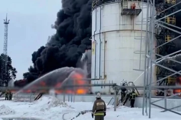 ரஷ்யாவின் பாரிய எண்ணெய் கிடங்கு மீது உக்ரைன் ட்ரோன் தாக்குதல்