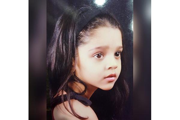 நடிகை ரித்திகா சிங்கின் cute-ஆன சிறு வயது புகைப்படங்கள்..இணையத்தில் வைரல்! | Rithika Singh Cute Childhood Pic