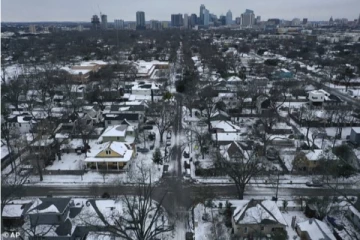 தண்ணீரும் மின்சாரமும் இன்றி தவிக்கும் டெக்சாஸ்: பனிப்புயலால் நிலைகுலைந்துள்ள டெக்சாசுக்கு ஸ்வீடன் அளித்துள்ள ஆலோசனை