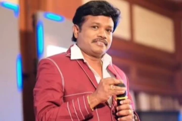 மறைந்த பெற்றோர் மற்றும் முதல் மனைவிக்கு கோவில் திறந்த மதுரை முத்து