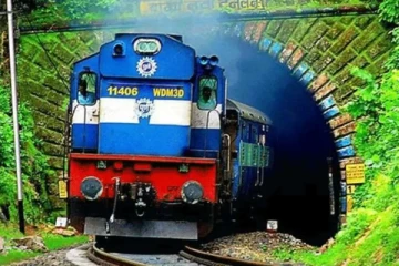 தொடருந்து மோதி இளைஞர் மரணம்