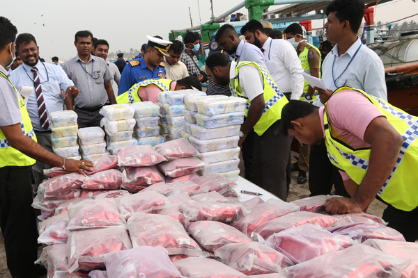 தெற்கில் அதிகரித்துள்ள குற்றச்செயல்கள்.. பிரதி பொலிஸ் மா அதிபர் வெளியிட்ட தகவல் | Drugs N Crime South தெற்கில் அதிகரித்துள்ள குற்றச்செயல்கள்.. பிரதி பொலிஸ் மா அதிபர் வெளியிட்ட தகவல் | Drugs N Crime South