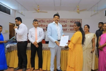 வெருகல் பிரதேச மக்களுக்கு செந்தில் தொண்டமானால் காணி உறுதிப்பத்திரம் வழங்கி வைப்பு