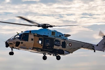 கட்டாரிய கடல்பகுதிக்குள் திடீரென விழுந்து நொறுங்கிய உலங்குவானூர்தியால் பரபரப்பு