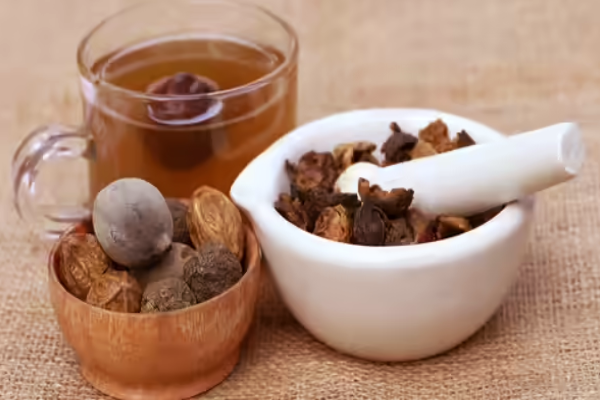 ஆரோக்கியமான மக்கள் குடிக்கும் தண்ணீர் - இதை உடனே செய்து குடிங்க | Healthy Natural Water To Drink In The Morning