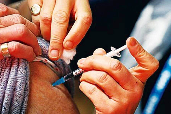 இந்தியாவில் கொரோனா தடுப்பூசி தட்டுப்பாடு: முன்கூட்டியே கணித்தாரா ராகுல் காந்தி? | Corona Vaccine Shortage India Rahul Gandhi Predict