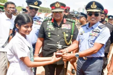 விமானி ஆக வேண்டும்... யாழ். மாணவிக்கு ஆலோசனை வழங்கிய விமானப்படை தளபதி!