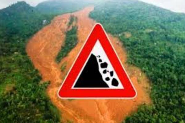 கண்டி மற்றும் நுவரெலியா மாவட்டங்களில் மேலும் மண்சரிவு அபாயம் - சிவப்பு எச்சரிக்கை நீடிப்பு | Red Alerts Landslides Kandy And Nuwaraeliya