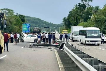 தெற்கு அதிவேக வீதியில் கோர விபத்து