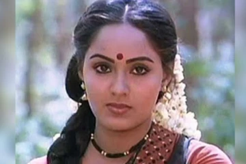 80ஸ் நடிகை ராதாவா இது? குண்டாகி அடையாளமே தெரியாமல் மாறிட்டாரே