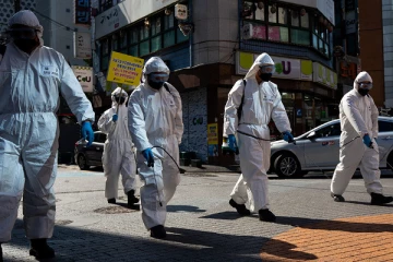 தென்கொரியாவில் வேகமெடுக்கும் கொரோனா; ஒரே நாளில் இவ்வளவு பேரா?