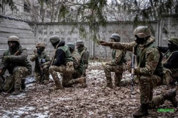 கடும் குளிரில் ஆடை இல்லாமல் தலைகீழாக தொங்கவிட்டு சித்திரவதை: கதறும் ரஷ்ய வீரர்கள்