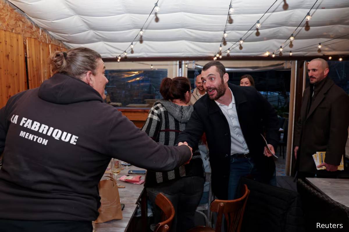 பிரான்ஸ் அரசியலில் புதிதாக கால் பதிக்கும் இளைய தலைமுறை பிரபலம்: யார் அவர்? | Sarkozy Son Louis Enters France Politics