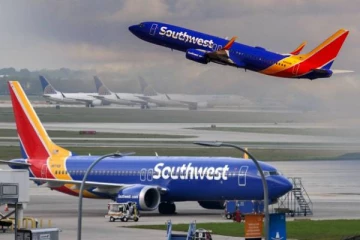 திடீரென பல நூறு அடிகள் கீழிறங்கிய விமானம்: மயிரிழையில் தவிர்க்கப்பட்ட பெரும் விபத்து