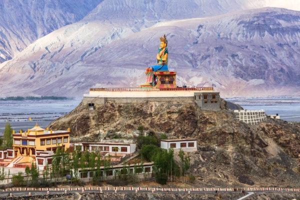 இந்தியாவின் கடைசி கிராமம் எது தெரியுமா? | Turtuk Last Village Of India Were Park Of Pak 1971