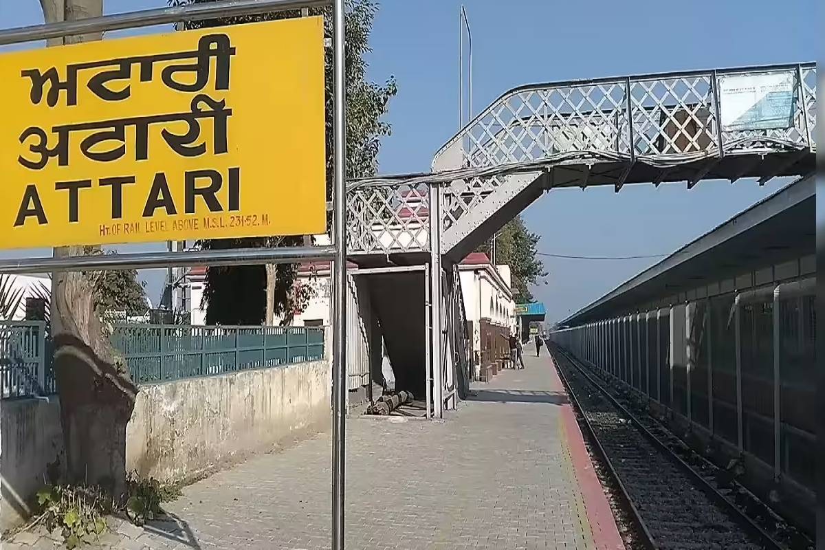 இந்தியாவில் பாஸ்போர்ட், விசா தேவைப்பட்ட ஒரே ரயில் நிலையம் - எங்கே தெரியுமா? | This Indian Railway Station Once Required Passport இந்தியாவில் பாஸ்போர்ட், விசா தேவைப்பட்ட ஒரே ரயில் நிலையம் - எங்கே தெரியுமா? | This Indian Railway Station Once Required Passport