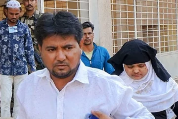 பில்கிஸ் பானு வழக்கில் உச்ச நீதிமன்றம் நோட்டீஸ்