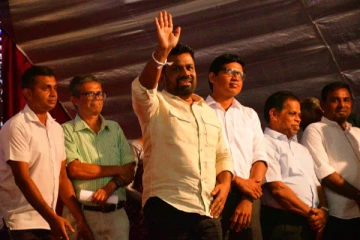 மக்களுக்காக ரௌடித்தனம் எனில் நானும் ரௌடி தான்!