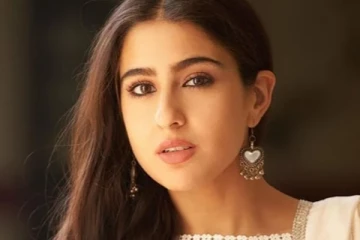 நடுத்தெருவுக்கு வந்து காசு கேட்டு கையேந்திய தனுஷ் பட நடிகை!