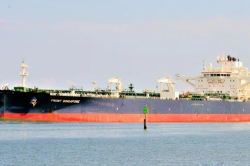 எரிபொருள் கப்பலுக்கு டொலர்கள் செலுத்தப்பட்டன :  விரைவில் விநியோகம் என்று அமைச்சு அறிவிப்பு!