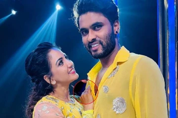 மோதிரம் மாற்றி கொண்ட பாவனி - அமீர் ஜோடி! விரைவில் கெட்டி மேளம்...திருமணம் எப்போது  தெரியுமா?