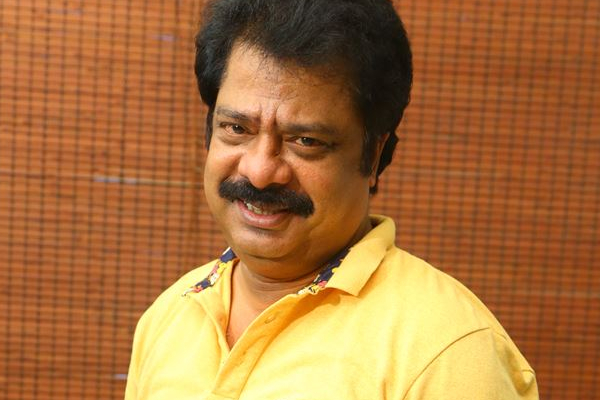 இயக்குனரும், நடிகருமான பாண்டியராஜனின் மனைவி, மூன்று மகன்களை ...