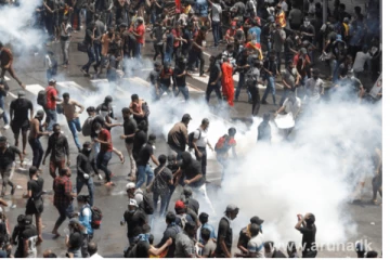 84 ක් තුවාල ලබා රෝහල්ගත කෙරේ..මාධ්‍යවේදීන් සහ ආරක්ෂක අංශත් ඒ අතර..