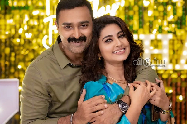 15 வருட காதல் வாழ்க்கையில் விவாகரத்து வதந்தி!! பதிலடி கொடுத்து சினேகா - பிரசன்னா போட்ட ரொமான்ஸ் போட்டோஸ்.. | Sneha Prasanna After 15 Years Of Love Celebrates