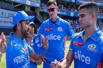 கோலியின் சதம் வீண் -பிளே ஒப் சுற்றுக்குள் சென்றது மும்பை