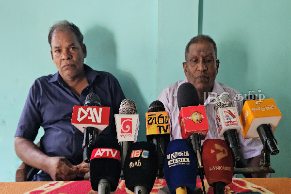இந்திய கடற்றொழிலாளர்கள் அத்துமீறல் : கடற்படை தளபதியின் பொய்யை அம்பலப்படுத்தும் வடக்கு கடற்றொழிலாளர்கள் | Indian Fishermen Encroachment