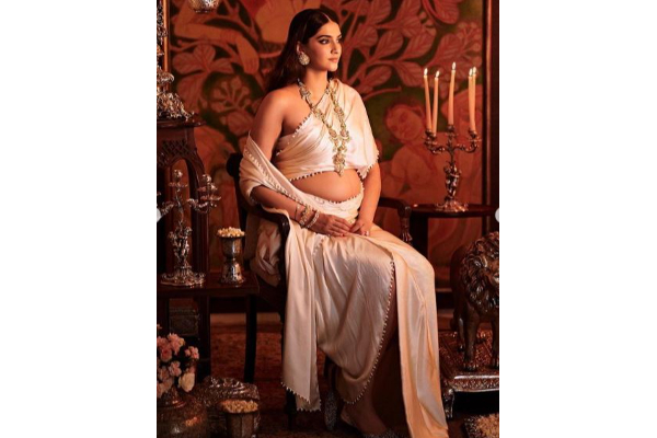 கர்ப்பமாக இருக்கும் நேரத்தில் நடிகை சோனம் கபூர் எடுத்த போட்டோ ஷுட்- செம வைரல் | Sonam Kapoor Pregnancy Photoshoot