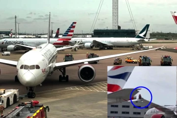 லண்டன் விமான நிலையத்தில் மோதிக்கொண்ட 2 விமானங்கள்., இறக்கைகள் சேதம்