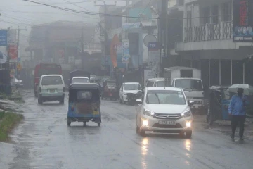 கொழும்பின் பல பகுதிகளில் அடை மழை: மக்களின் இயல்பு வாழ்க்கை பாதிப்பு (Video)