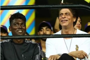 பீஸ்ட் ட்ரைலரை அட்லீயுடன் பார்த்து அசந்து போன ஷாருக்கான்..